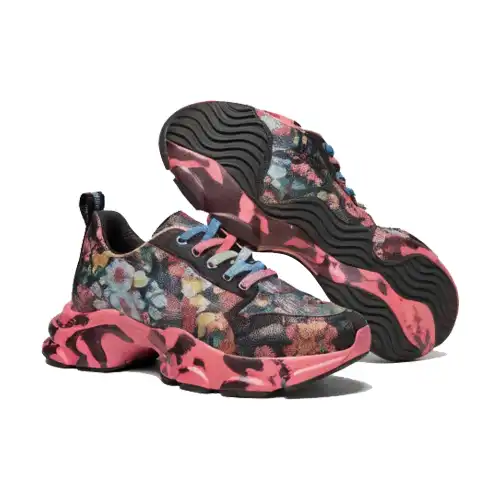 Sports shoes